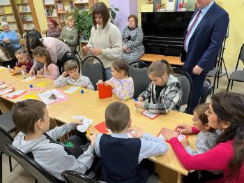 Праздник ко Дню Матери «Ты прекрасней всех на свете»